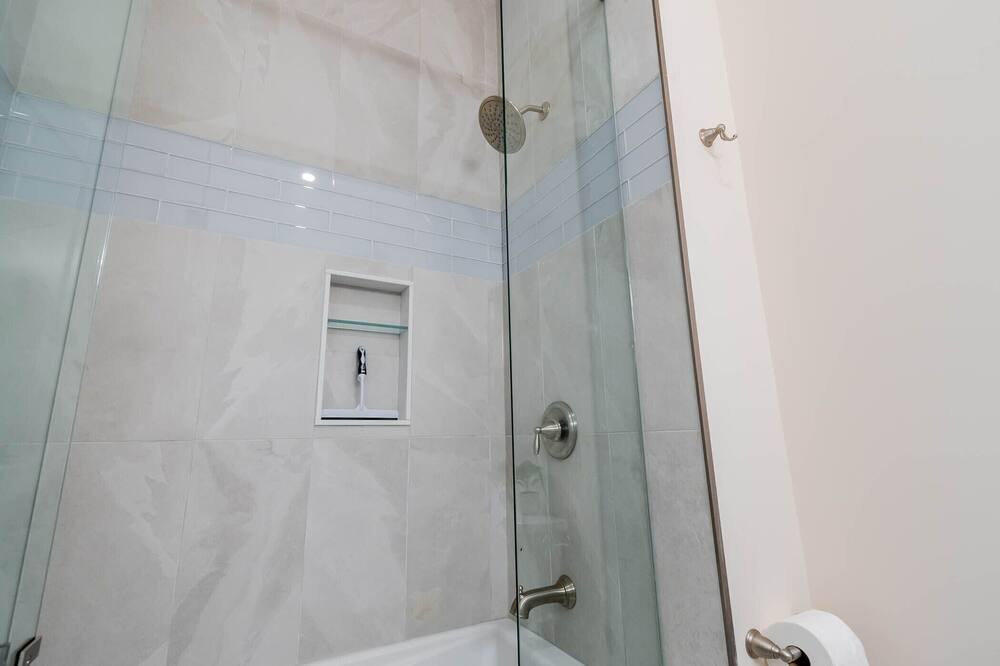 Photo of Bathroom in Niagara Falls