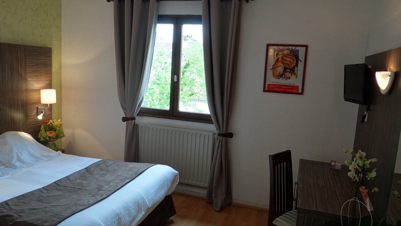 Photo of Bedroom in Castera-Verduzan