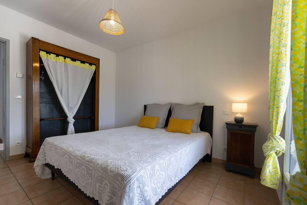 Photo of Bedroom in Saint-Bauzille-de-Putois