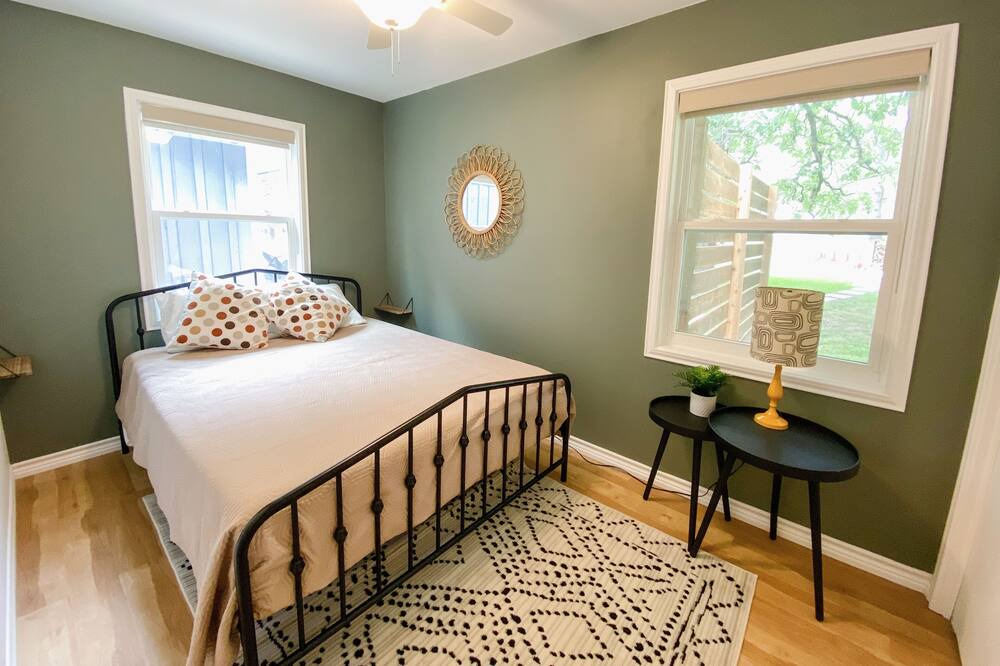 Photo of Bedroom in Crockett