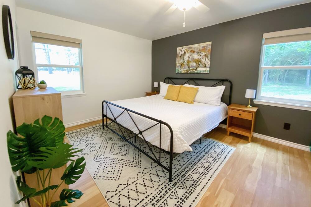 Photo of Bedroom in Crockett