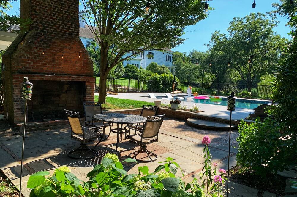 Photo of Livingroom in Glen Head