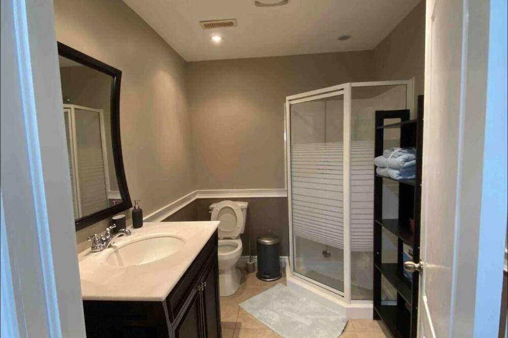 Photo of Bathroom in Bradford West Gwillimbury