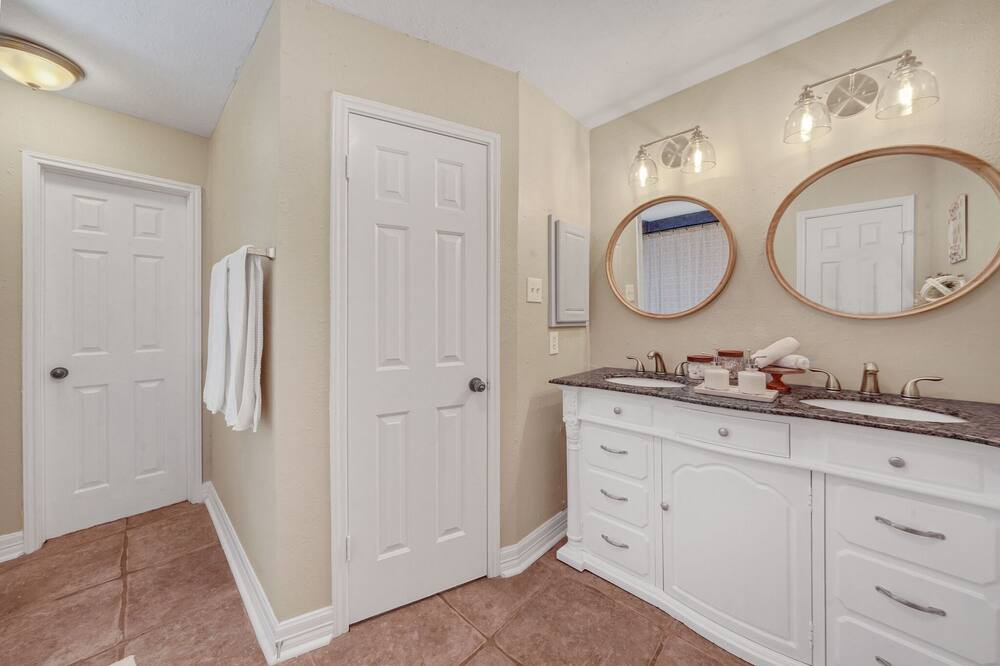 Photo of Bathroom in Barker