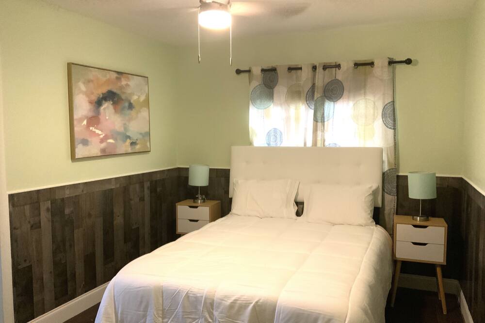 Photo of Bedroom in Central Corals