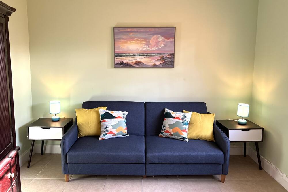 Photo of Livingroom in Central Corals