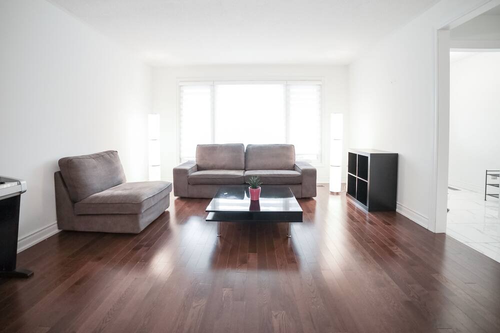 Photo of Livingroom in Richmond Hill
