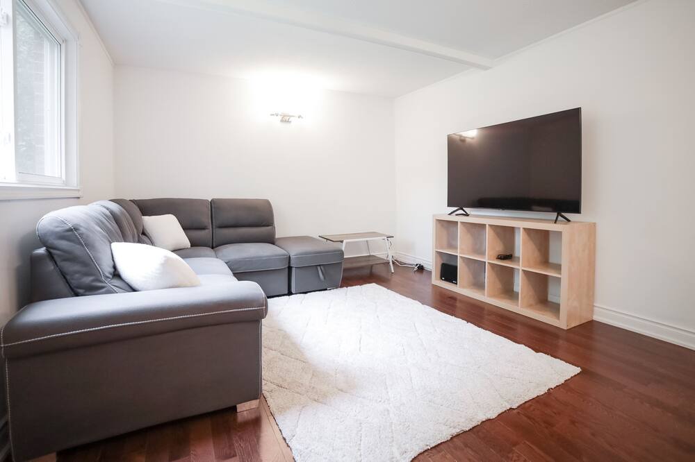 Photo of Livingroom in Richmond Hill