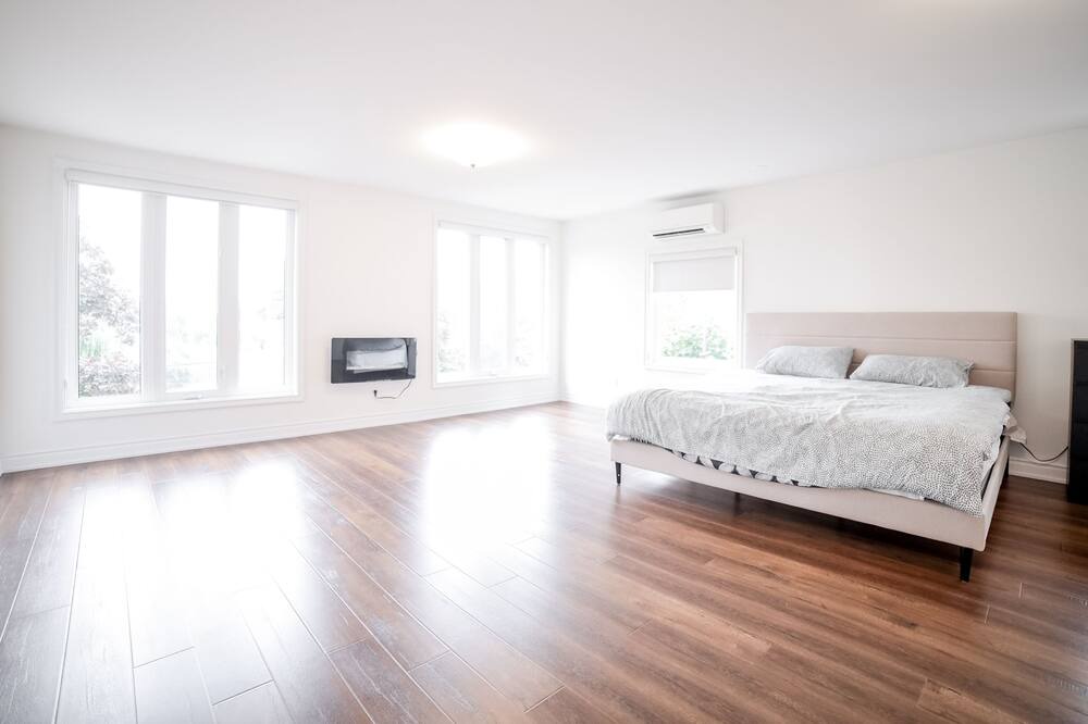 Photo of Bedroom in Richmond Hill