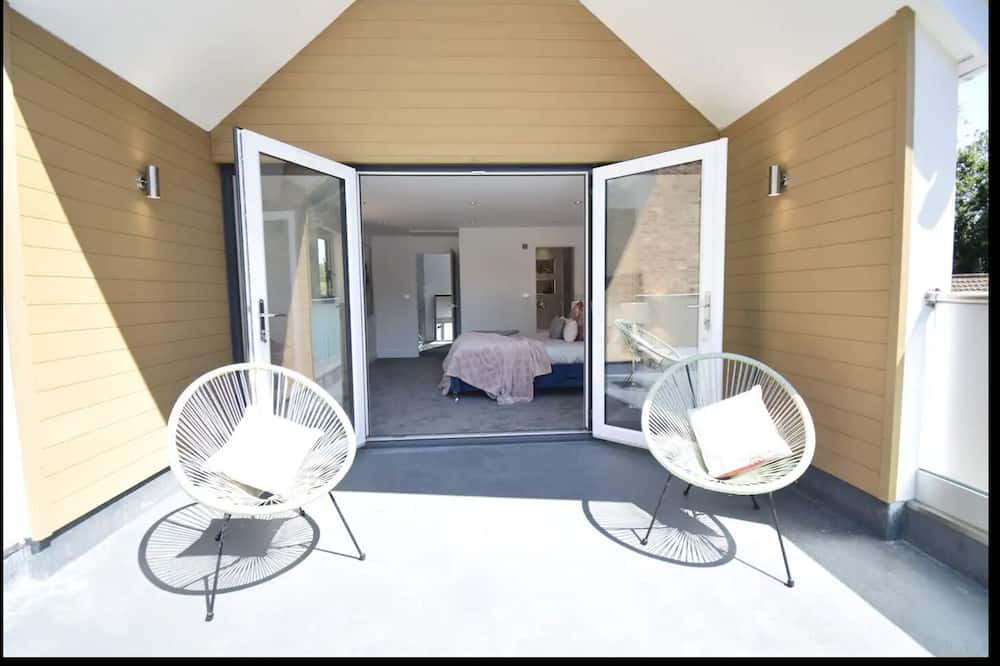 Photo of Patio Balcony in Brands Hatch