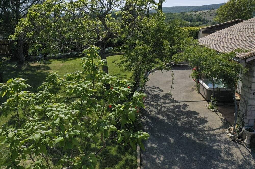 Photo of Outdoor in Ongles