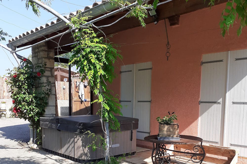 Photo of Others in Ongles