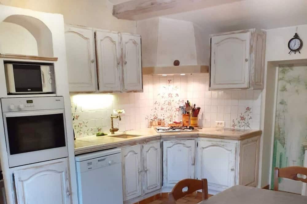 Photo of Kitchen in Ongles