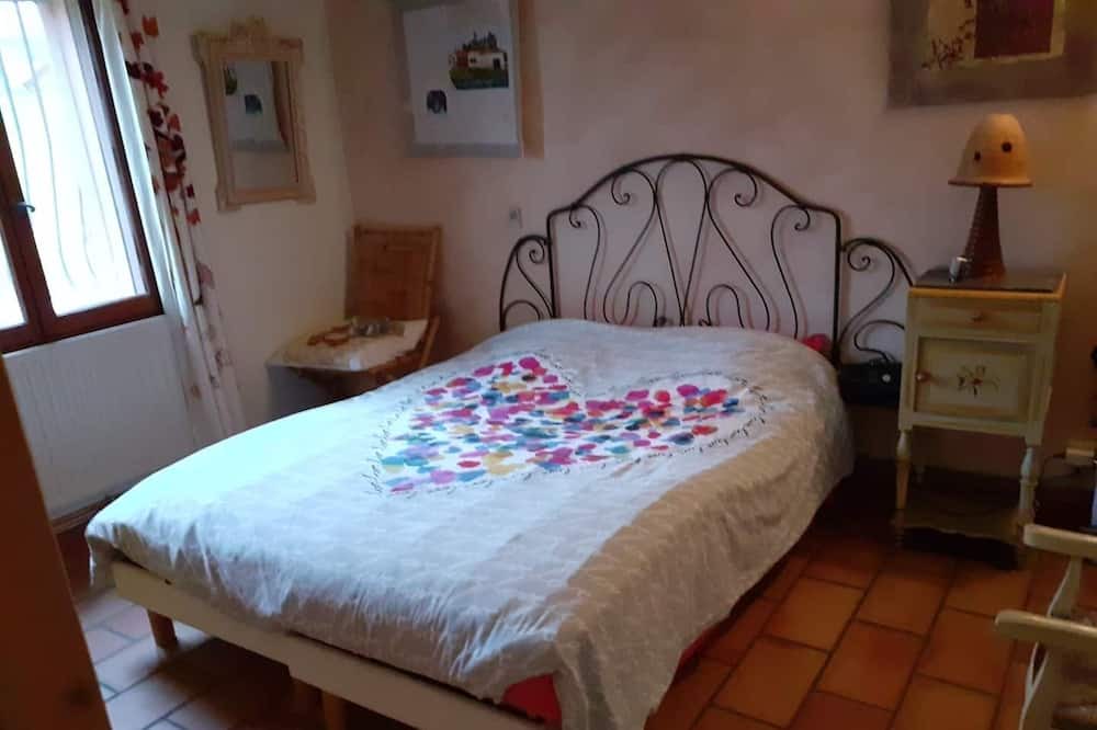 Photo of Bedroom in Ongles