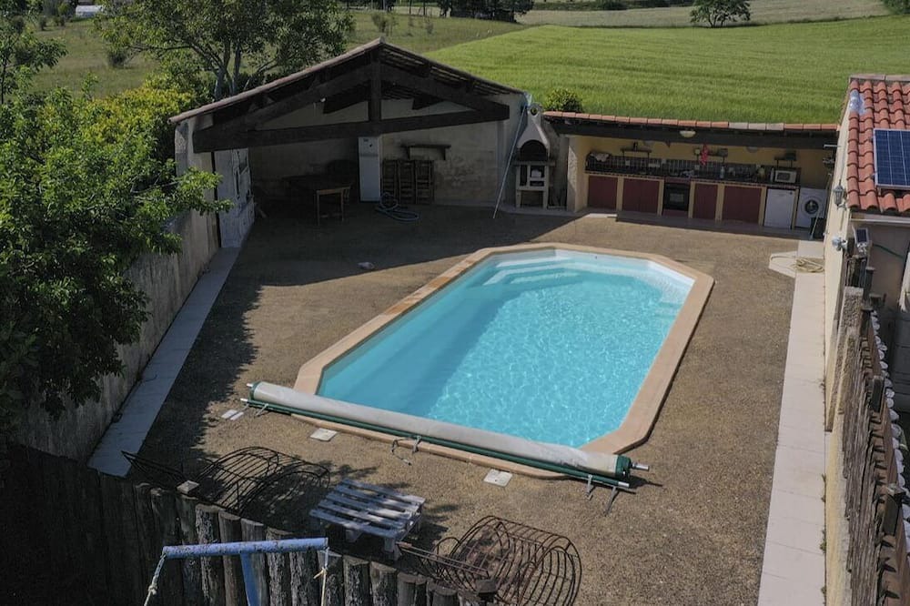 Photo of Outdoor in Ongles