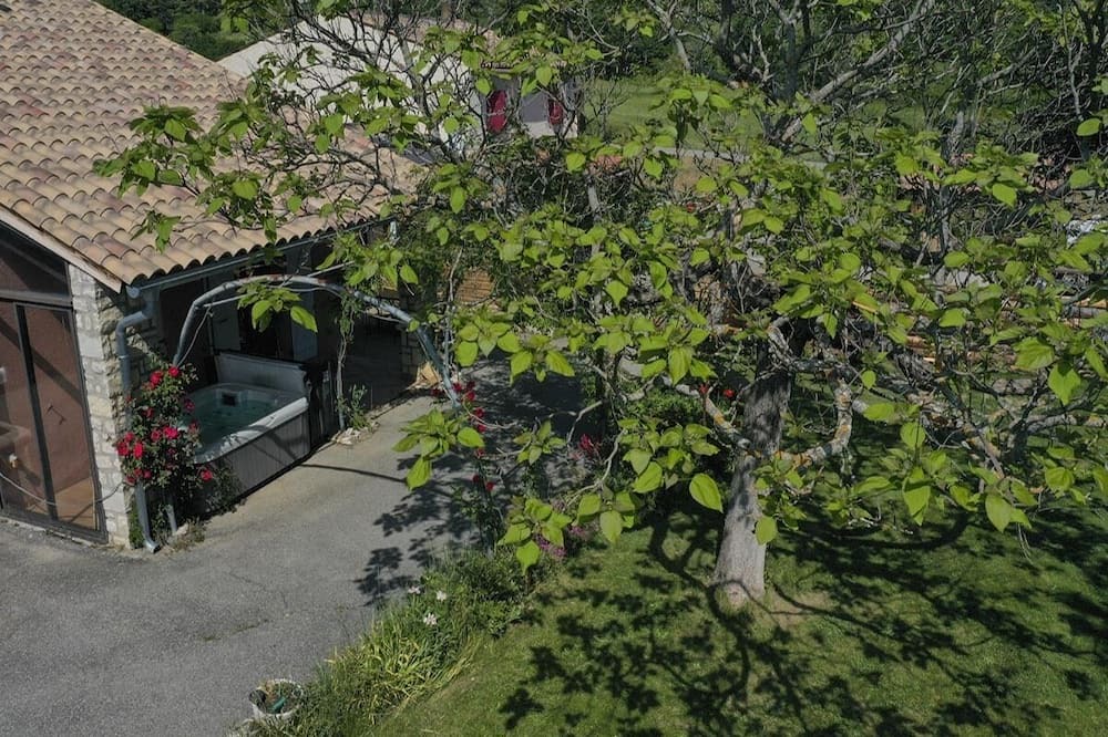 Photo of Outdoor in Ongles