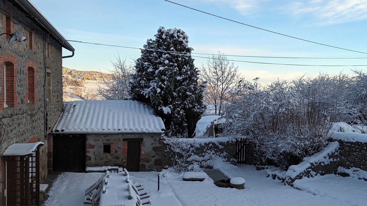 Photo of Patio Balcony in Essertines-en-Chatelneuf
