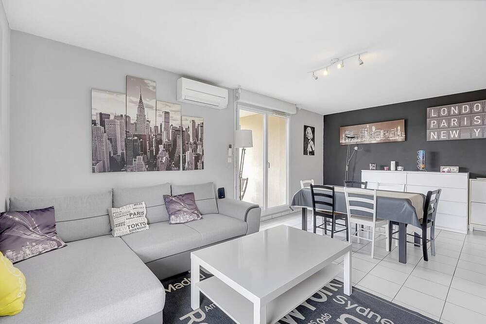 Photo of Livingroom in Saint - Michel