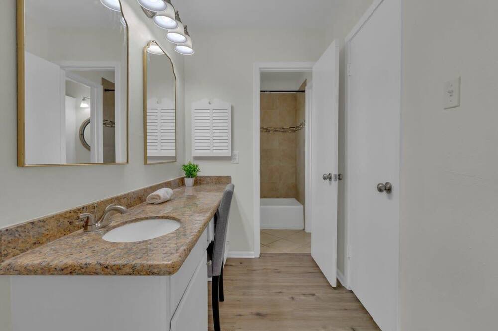 Photo of Bathroom in Medical Center District