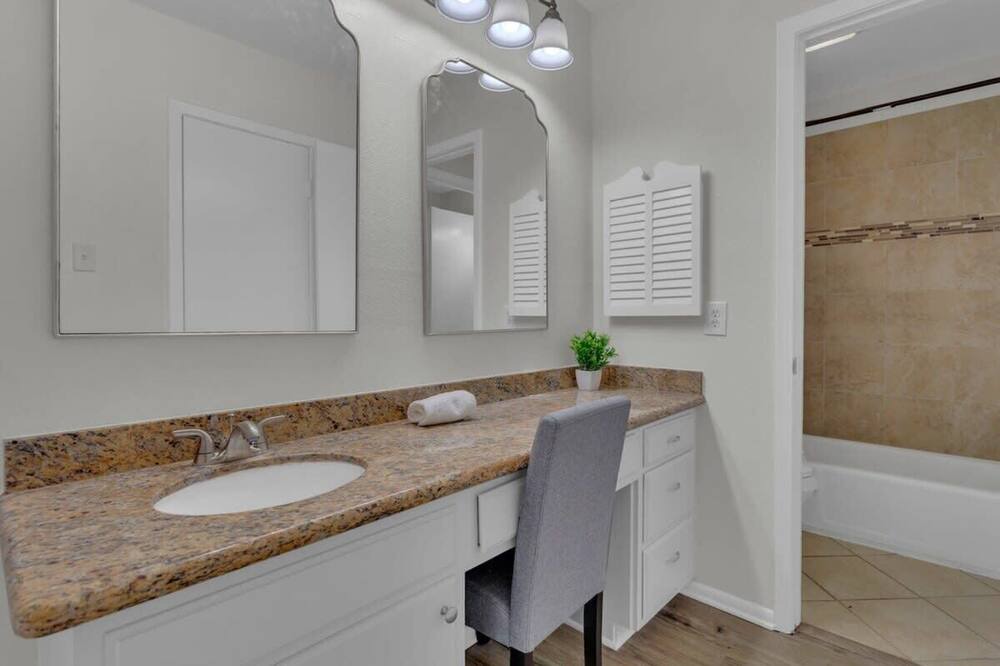 Photo of Bathroom in Medical Center District