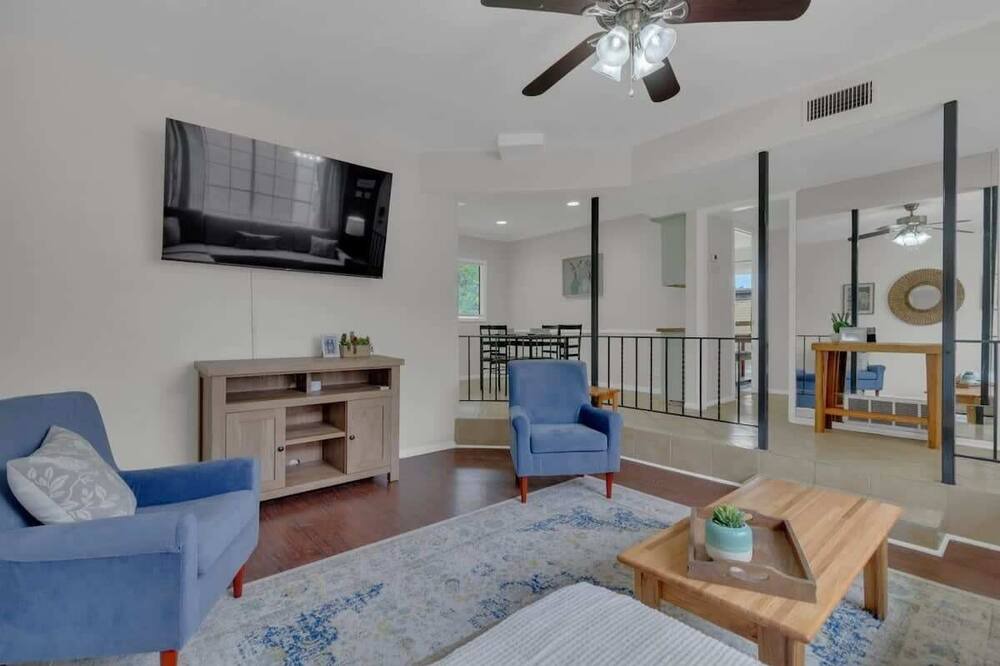 Photo of Livingroom in Medical Center District