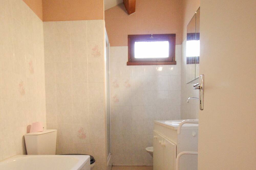 Photo of Bathroom in Saint-Pierre-dels-Forcats