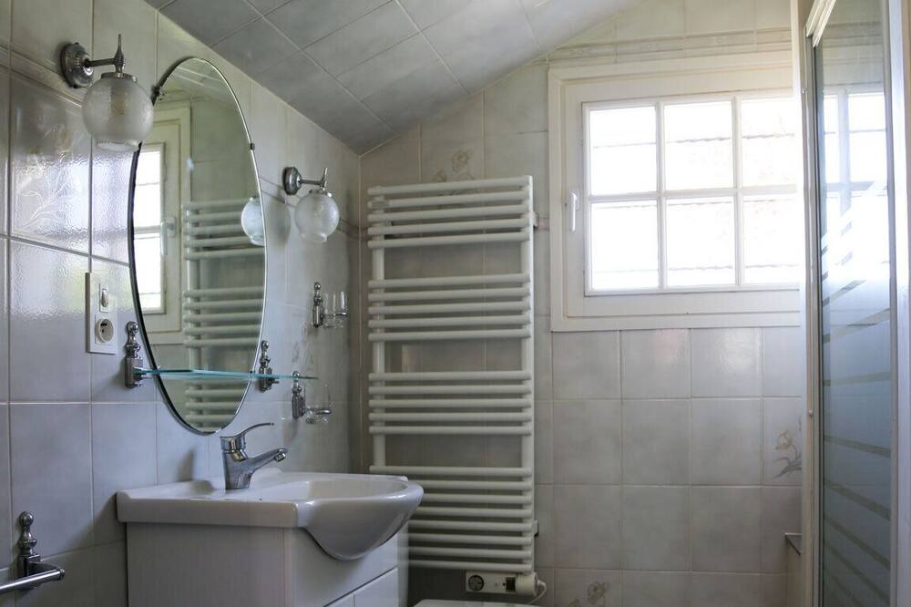 Photo of Bathroom in Courcy-aux-Loges