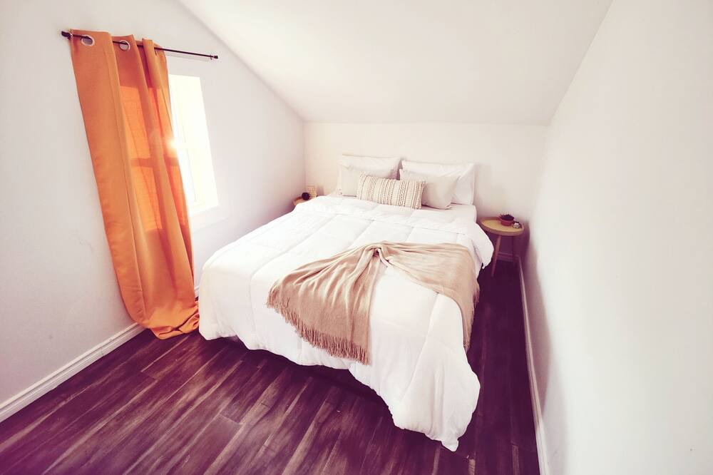 Photo of Bedroom in Belleville