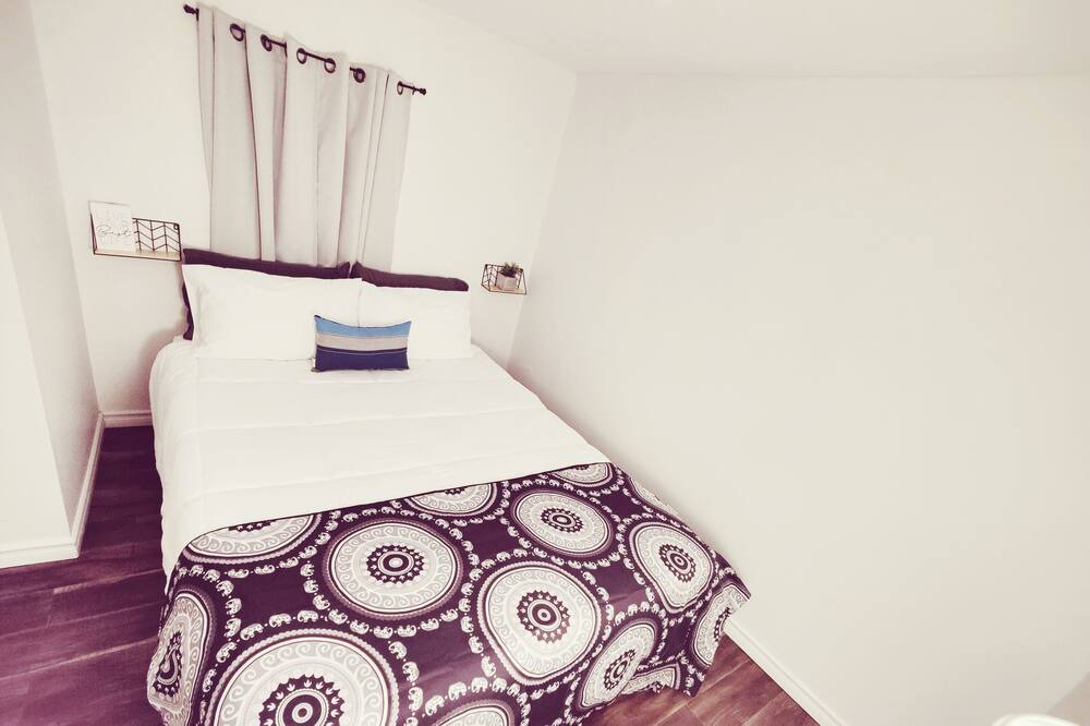 Photo of Bedroom in Belleville
