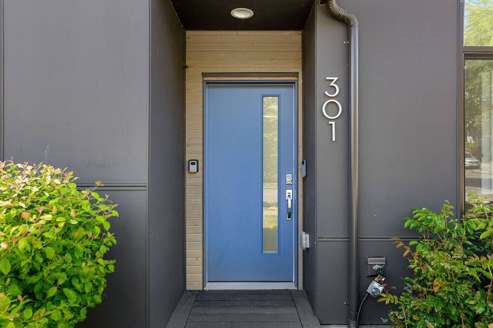 Photo of Others in Lower Queen Anne