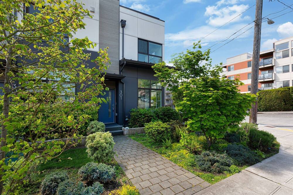 Photo of Others in Lower Queen Anne