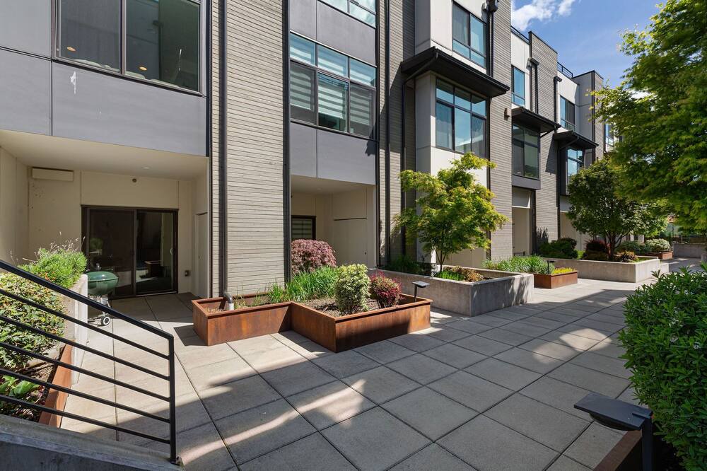 Photo of Others in Lower Queen Anne