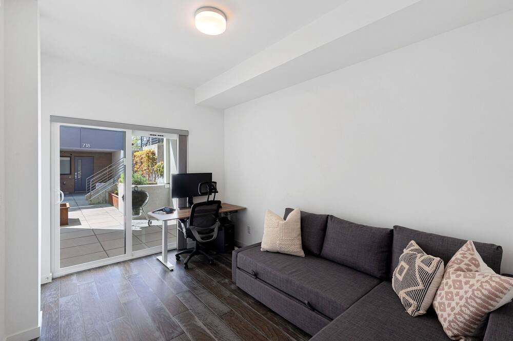 Photo of Others in Lower Queen Anne