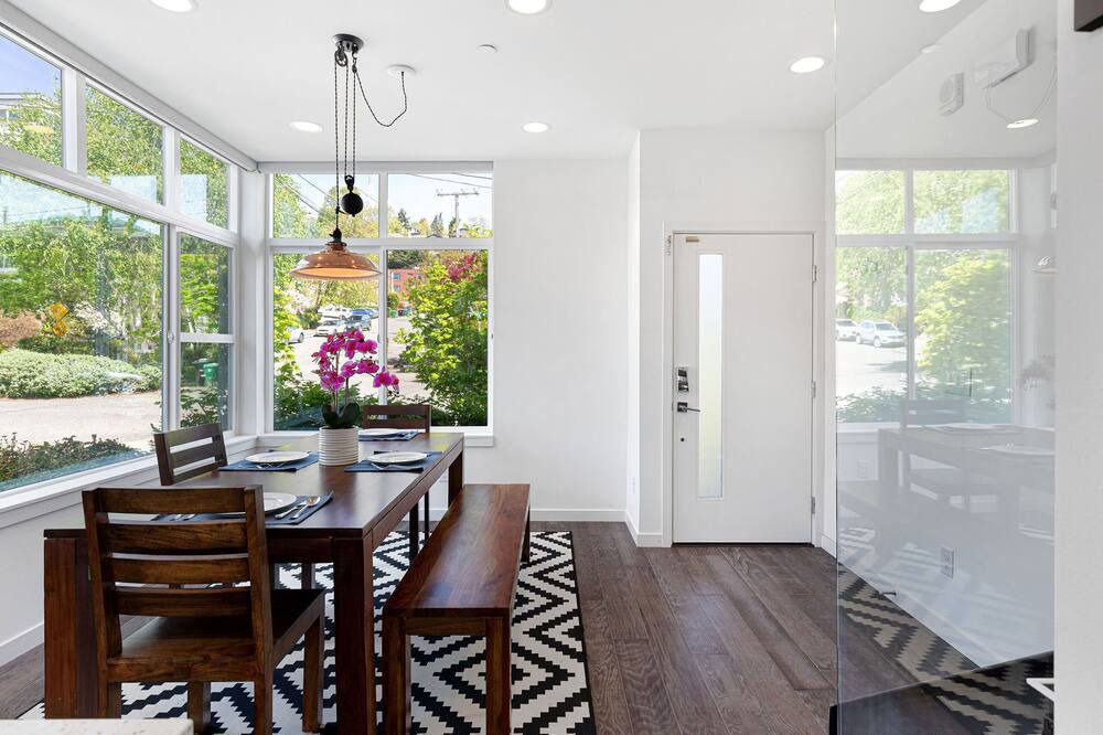 Photo of Others in Lower Queen Anne