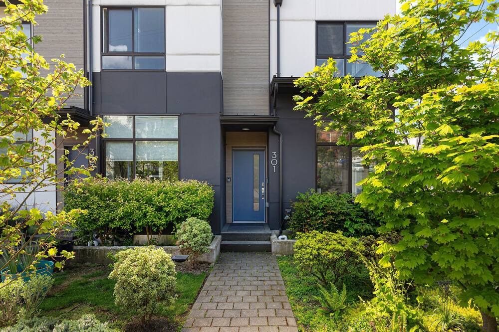 Photo of Others in Lower Queen Anne