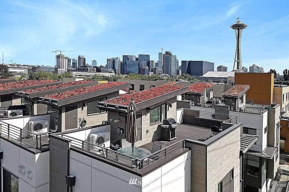 Photo of Others in Lower Queen Anne