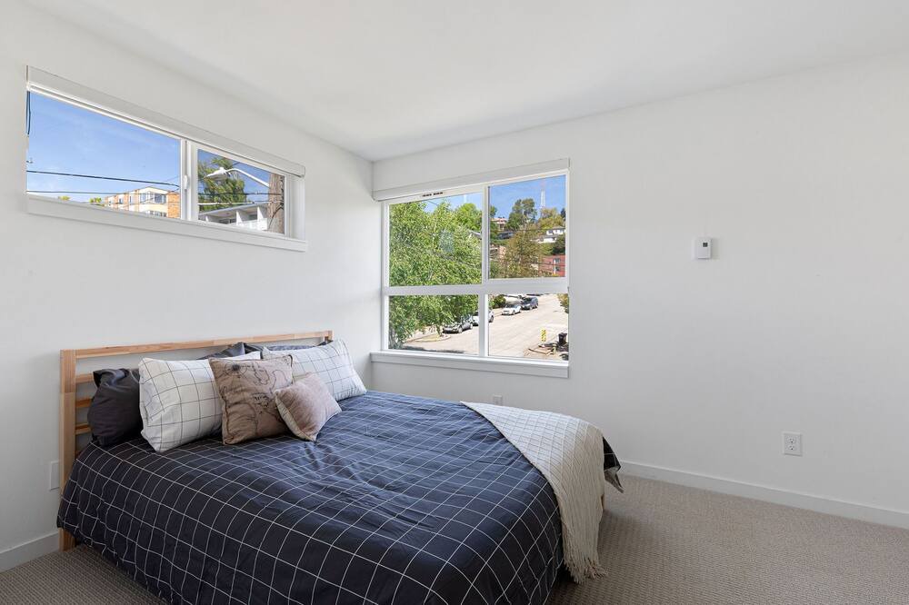 Photo of Others in Lower Queen Anne