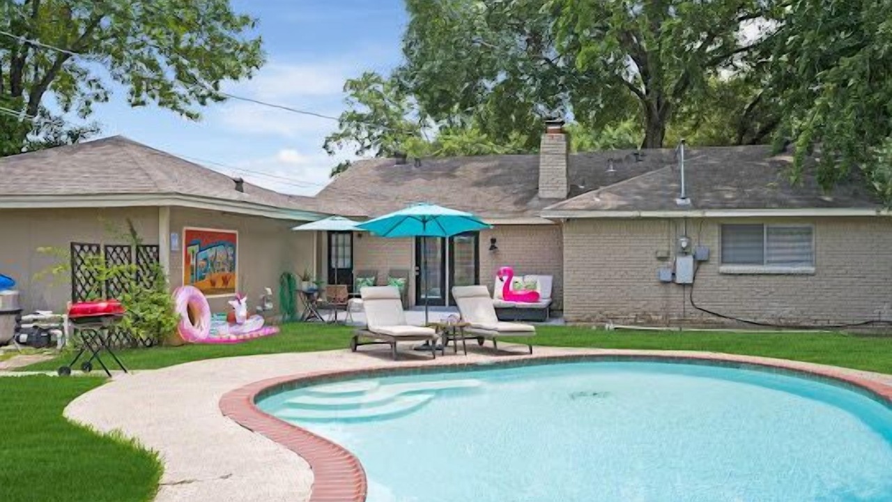 Photo of Outdoor in Garden Oaks