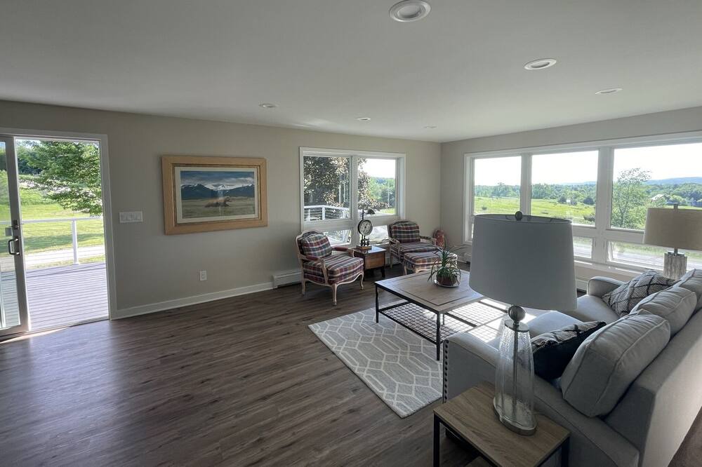 Photo of Livingroom in Boyne City