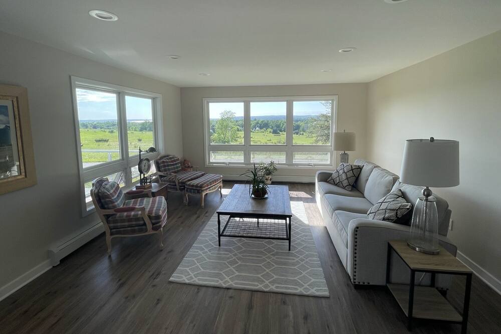 Photo of Livingroom in Boyne City