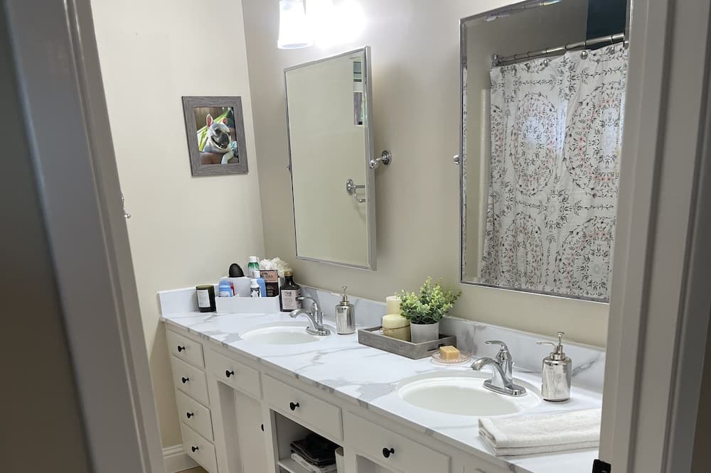 Photo of Bathroom in Auburn