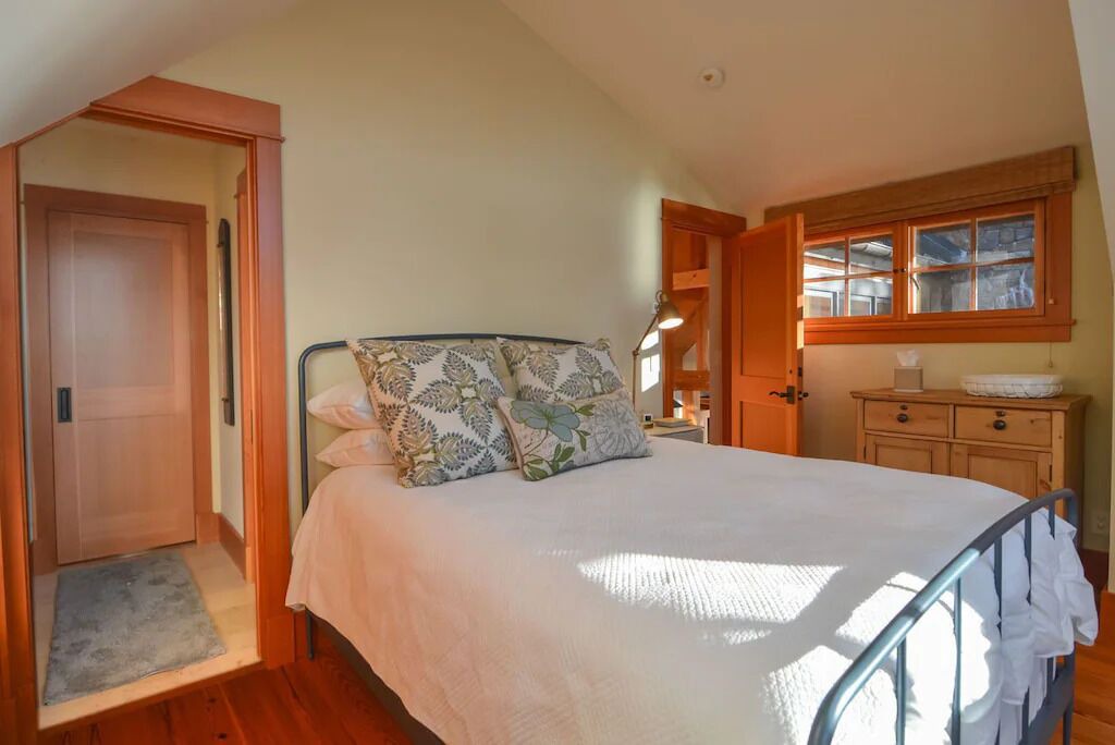 Photo of Bedroom in Orcas