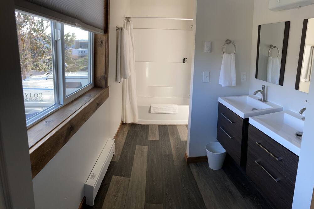 Photo of Bathroom in Boyd Acres