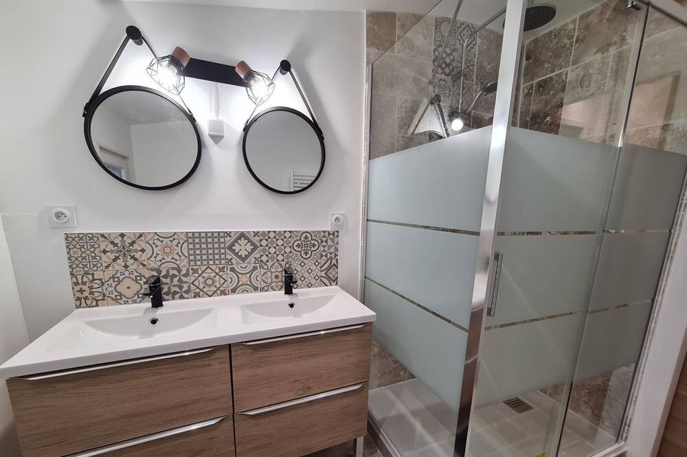 Photo of Bathroom in Courcy-aux-Loges