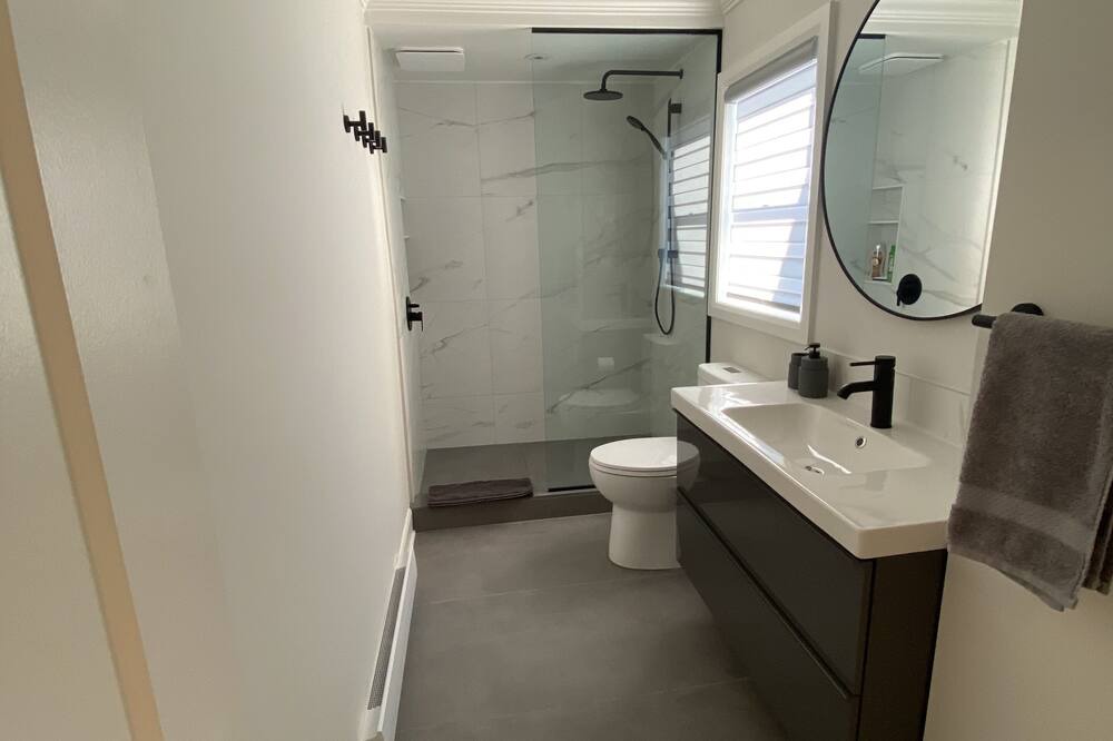 Photo of Bathroom in L'Ile-Perrot
