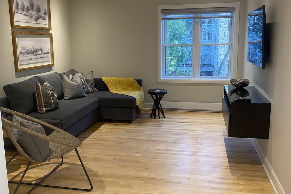 Photo of Livingroom in L'Ile-Perrot