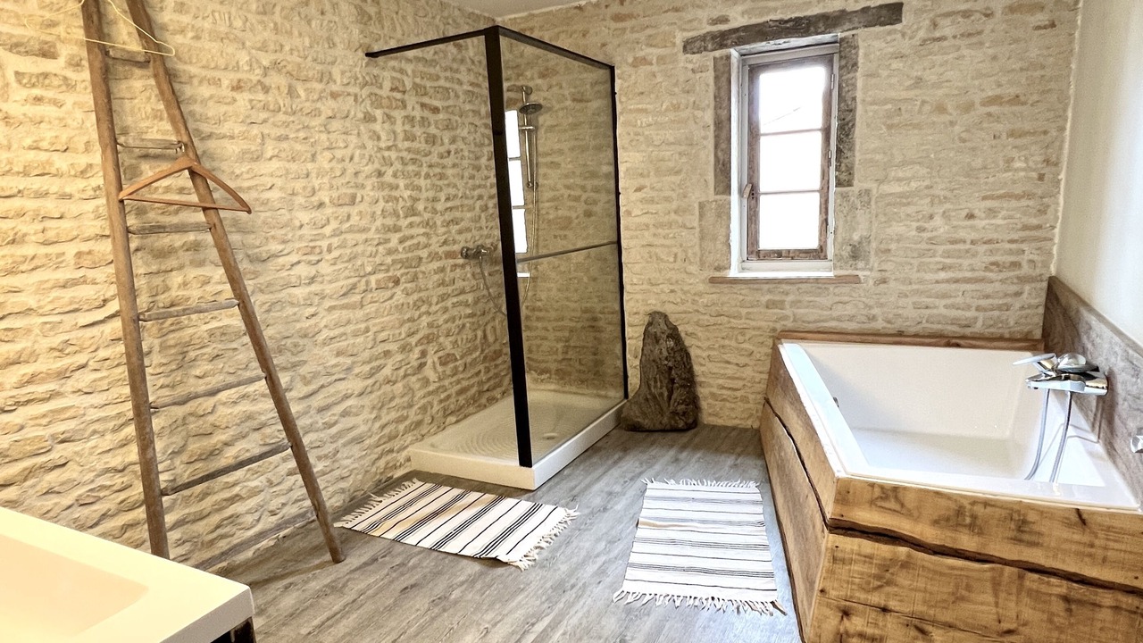 Photo of Bathroom in Aumagne