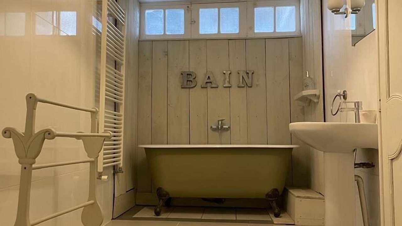 Photo of Bathroom in Aumagne