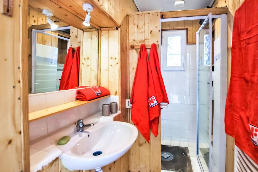 Photo of Bathroom in Largentiere