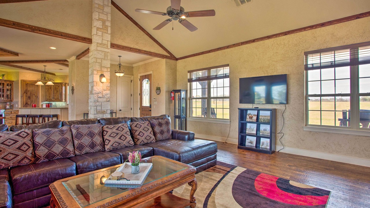 Photo of Livingroom in Weston